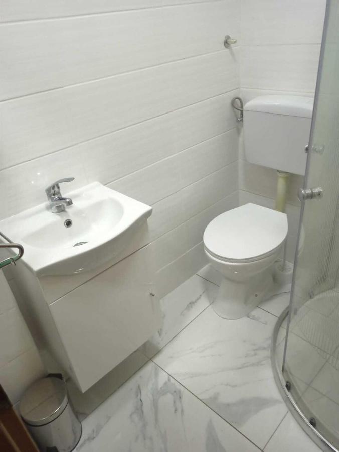 Gizmo Apartments Gornji Karin Eksteriør billede